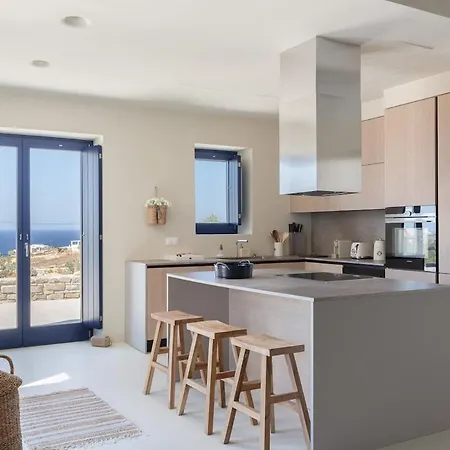 Clyde Apartment *